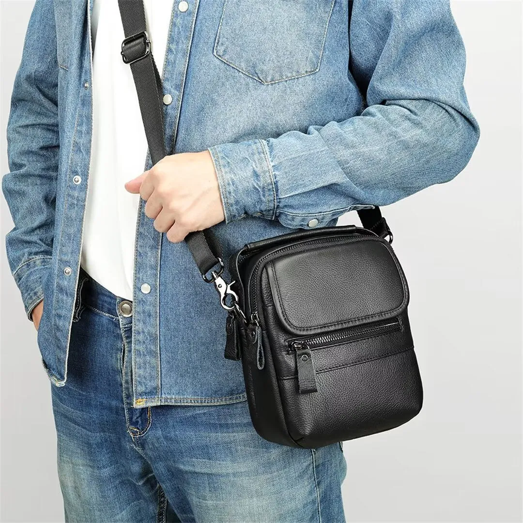 Fashionable Frontier Men's Leather Bag