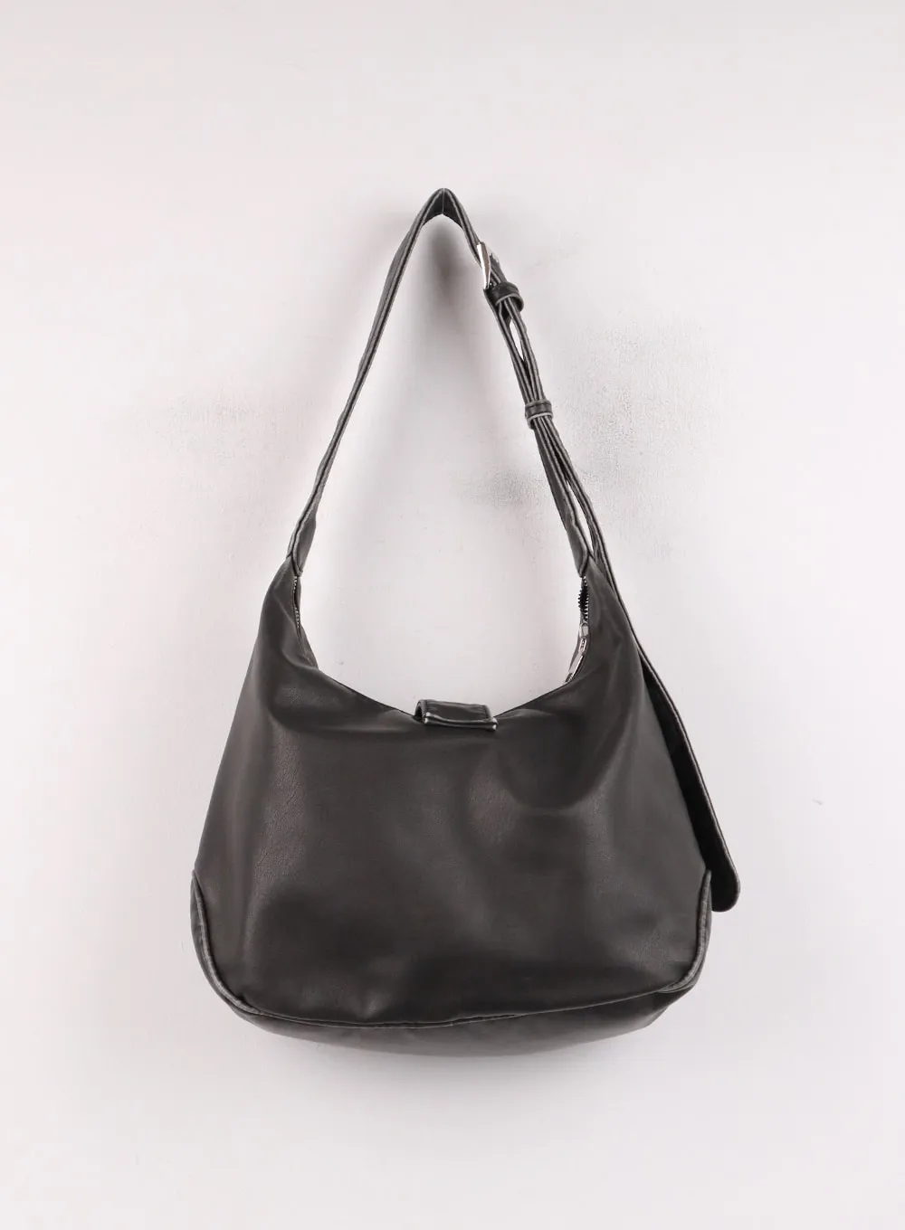 Leather Buckled Tote Bag IJ419